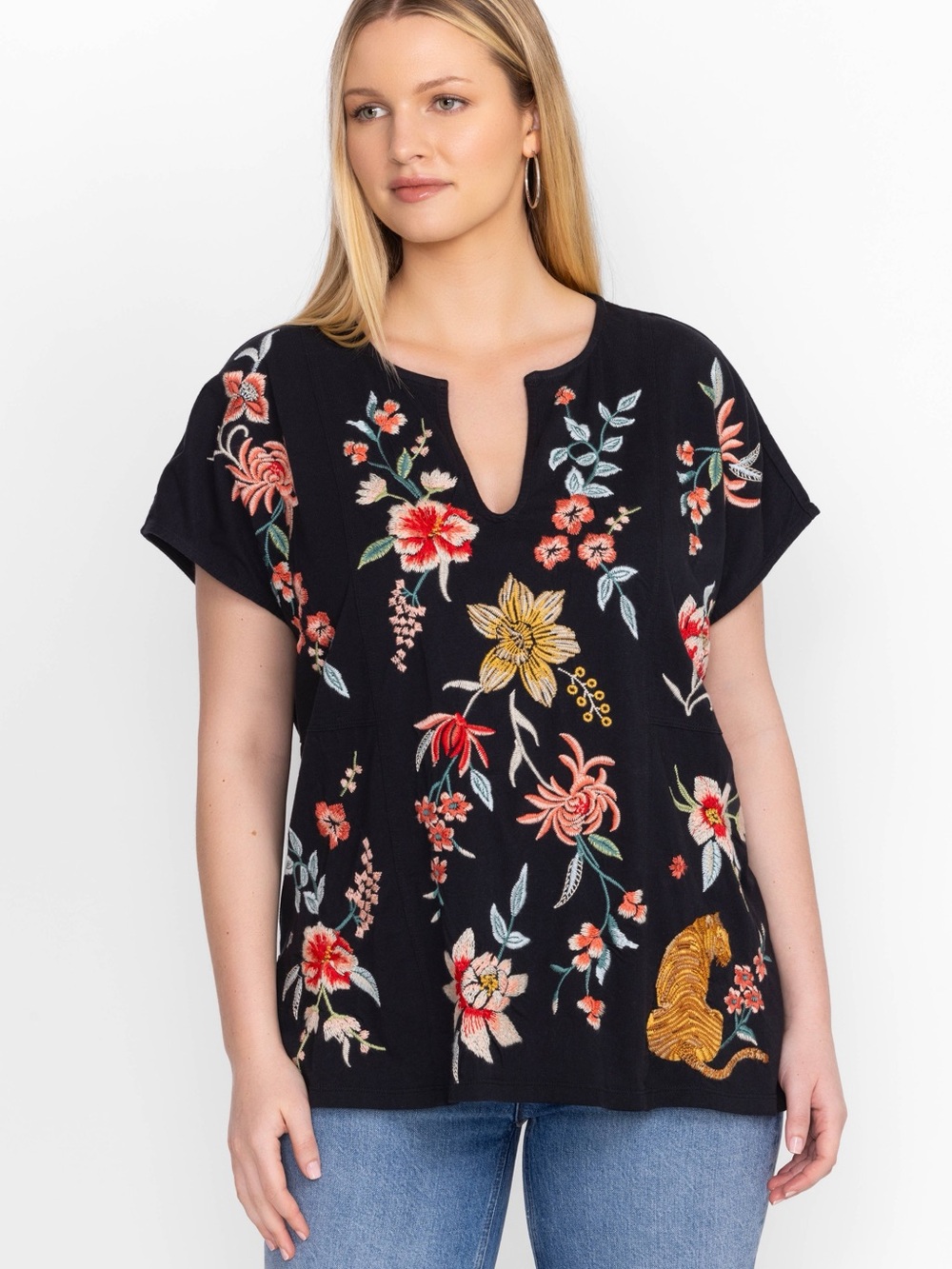 Johnny Was Paneled Knit Tee Embroidered Floral V-Neck Women’s Top Black size 1X